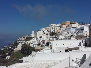 La città di Fira, capoluogo di Santorini