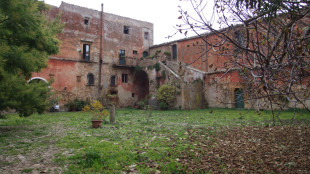 Gangivecchio. Il cortile interno.